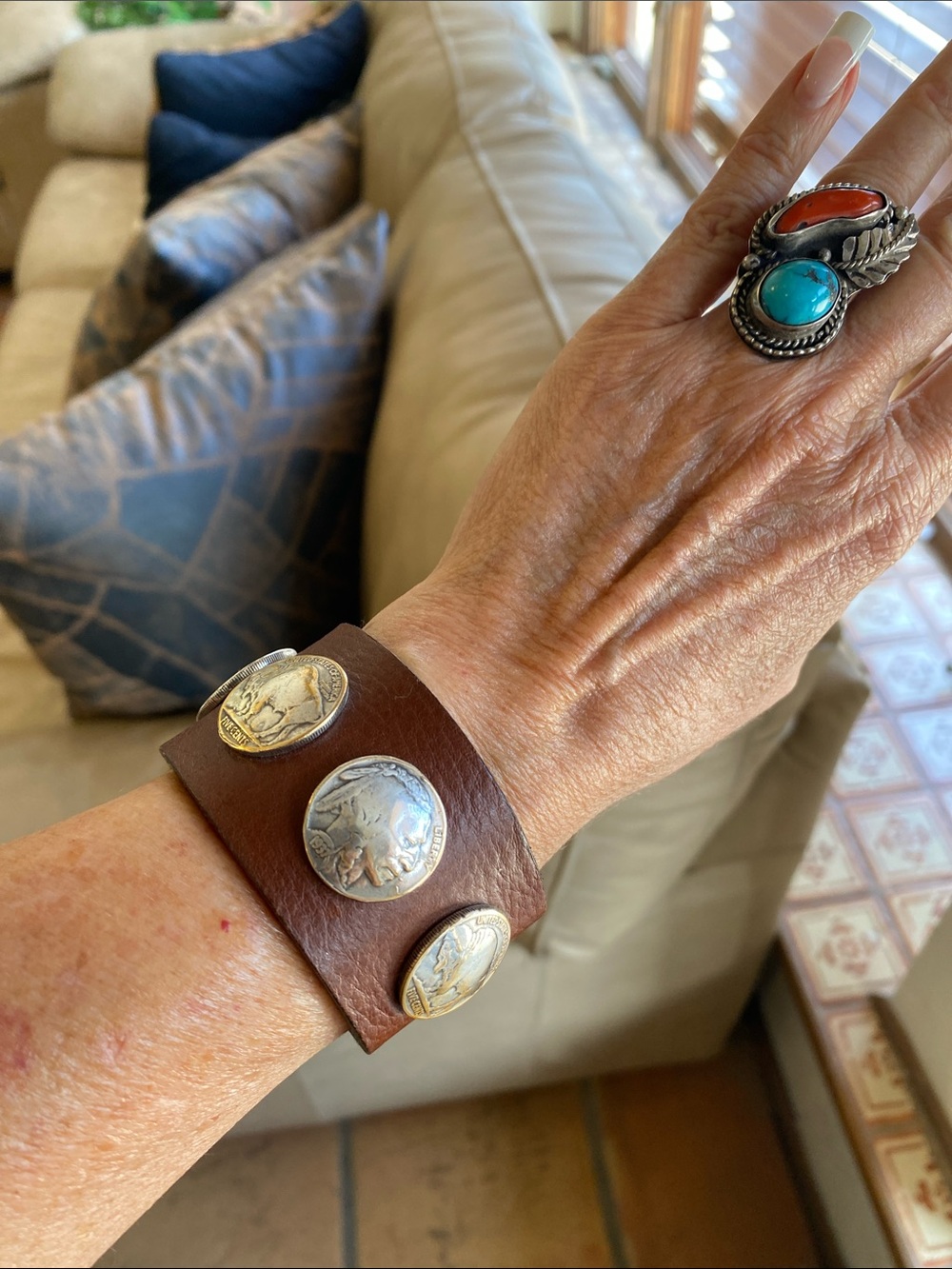🎉 Large leather Buffalo head snap bracelet!